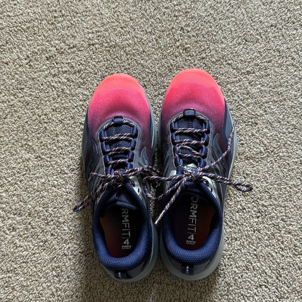 Excellent color!!! Never been used balcony peregrine 12 trail running shoe.
